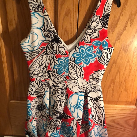 Dress - Picture 3 of 3